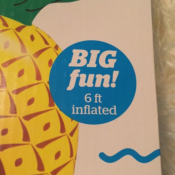 NIB - 6ft Inflated Pineapple - Picture 2 of 3